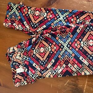 LulaRoe Lg Holiday Leggings